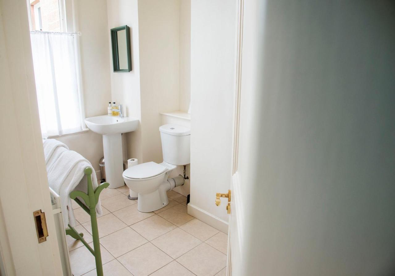 Warwick Hall Bed & Breakfast 3*