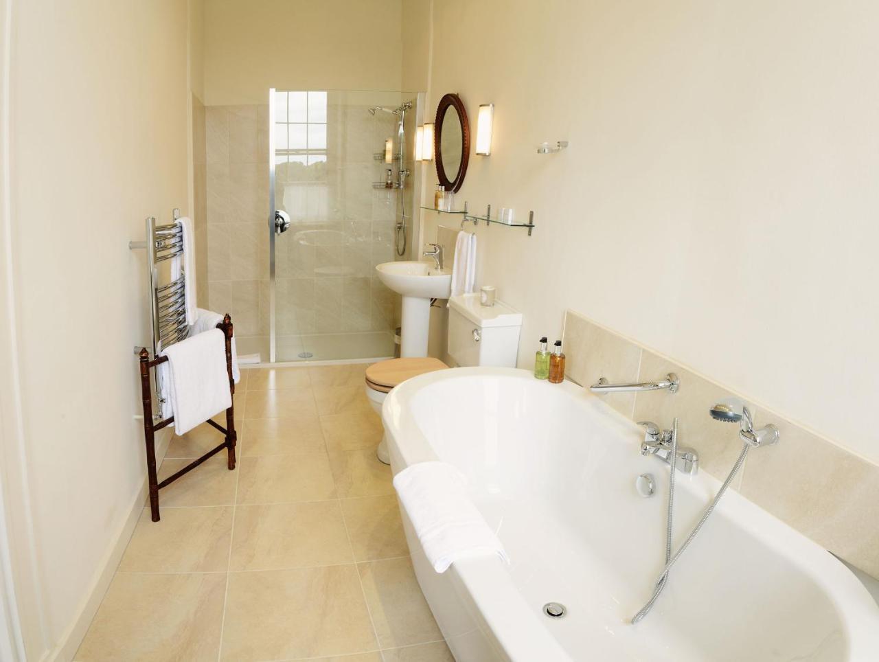 Warwick Hall Bed & Breakfast 3*